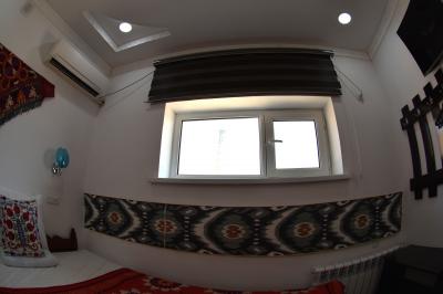 窓から旧市街が見える