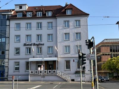 ヴュルツブルク駅が目の前