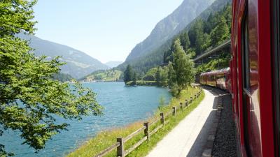 南行き、ループ橋は進行方向右側に見える