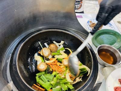 活気ある火鍋店