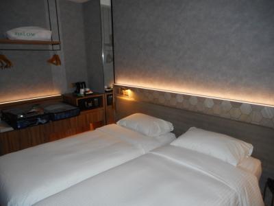 一通りそろっています。ベッドは「シングル」サイズです