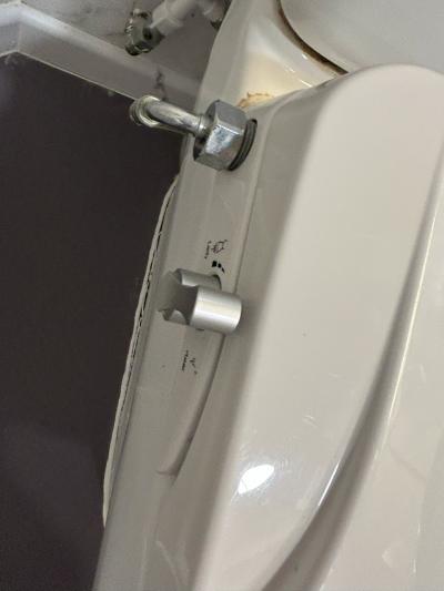 トイレに簡易シャワーあり