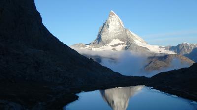 早朝5時半にホテルを出発してのリッフェルぜー。