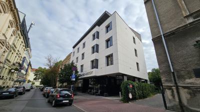 キレイなホテル！近隣も充実！