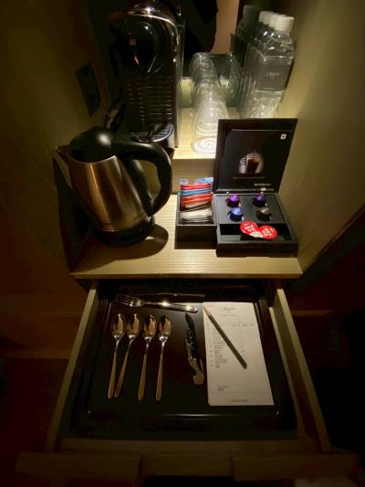 コーヒー、お茶など。ミネラルウォーターはたくさんありました。