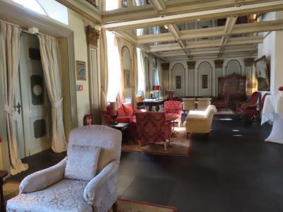 お城のようなロビーです