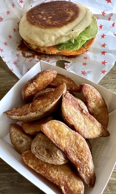 「長崎ピーススタジアム」の中にあるレストラン街は...意外にイケてる！かも...（長崎ピーススタジアム内２階と３階／長崎市）