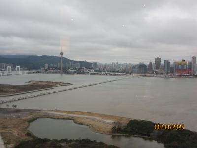 部屋からマカオ島一望。