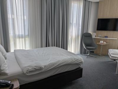 コンパクトだが狭いというほどではない