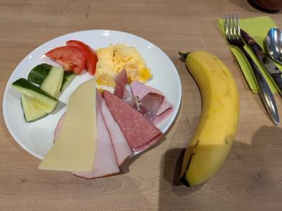 充実したビュッフェですが、食欲がなかったので軽めにしました