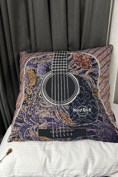 ハードロックなクッション