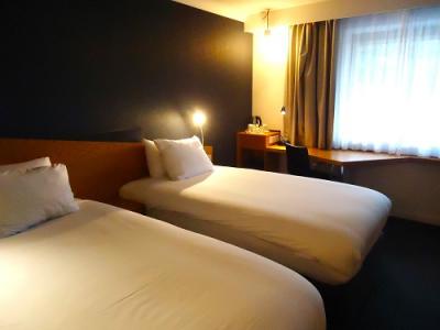 スタンダードツインルーム