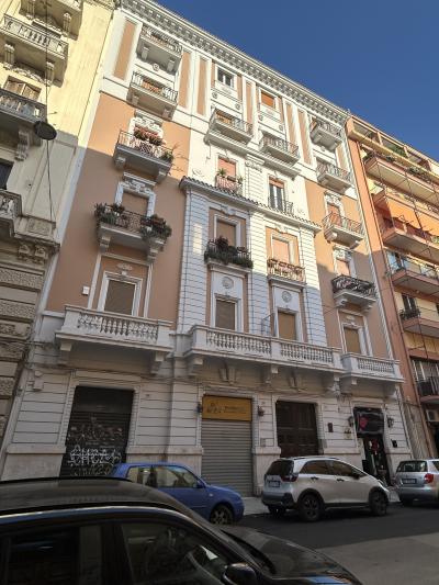 入口はほんと小さな表示なので、番地を頼りに。