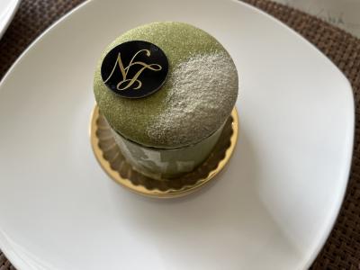 真夏の超暑い日にケーキを頂きました