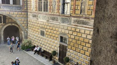 チェスキークルムロフのお城の中に入るにはツアーにはぜひ参加してください