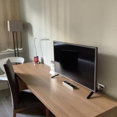 テーブルは大きめ