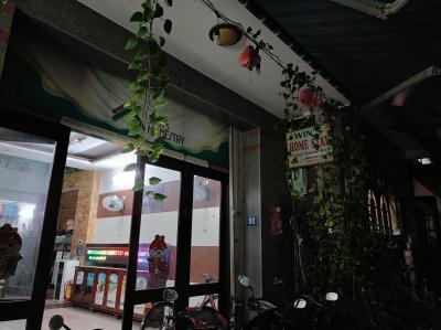 食べるところには困らない