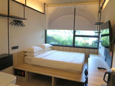 ラグジュエリーではないけれどシンプルで機能的、平日は簡単な朝食付き、コインランドリーも完備、シンガポール中心部にありながらリーズナブルなホテル