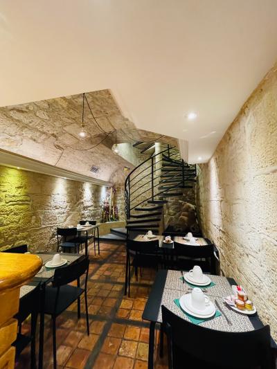 地下に朝食のためと思われるレストランがありました