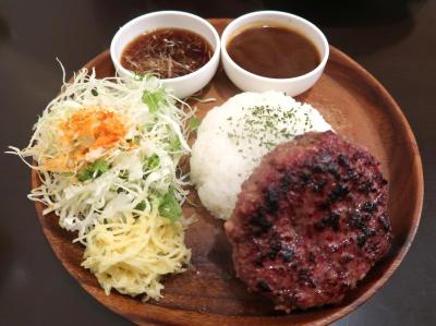 鹿肉のジビエ料理のほか、ホヤ料理なども楽しめます