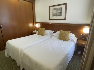 便利なロケーション、着かず離れずの4つ星ホテル