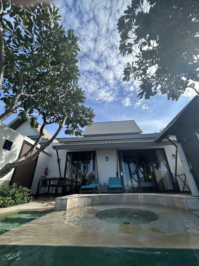 プール側からのお部屋