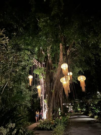 入口を入ってすぐ