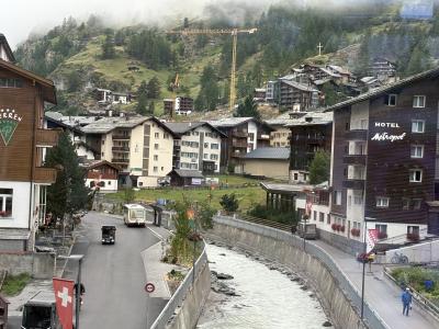 ゴルナーグラート鉄道に乗っている時に車窓から見えたホテル