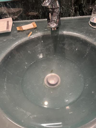 全く水が引かず、配管直せ！