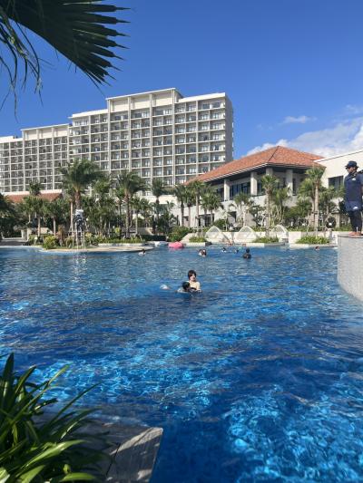 プールもラウンジも満喫できます