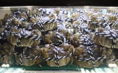 広すぎる国際空港、乗り継ぎするのも大変だ。保安検査職員の横柄な態度は相変わらず。