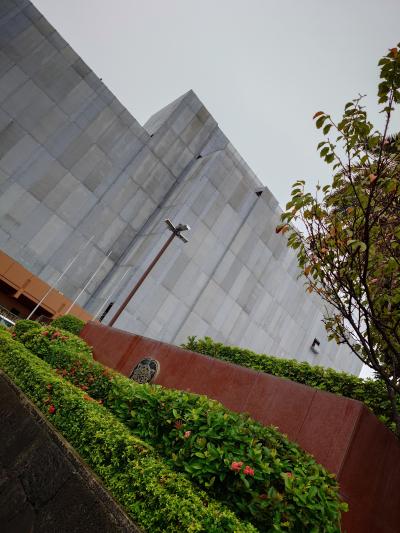 ただ今全面改装中の老舗ホテル