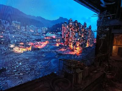 逃亡者や犯罪組織の無法居留地となった旧九龍城砦が返還直前に取り壊された跡地公園