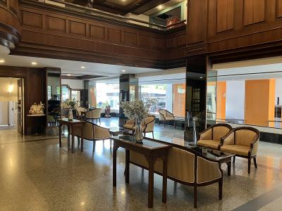 ロビーも重厚な造り、やはりB2の雰囲気ではないですね