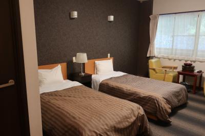 四万ブルーに引かれて決めました。