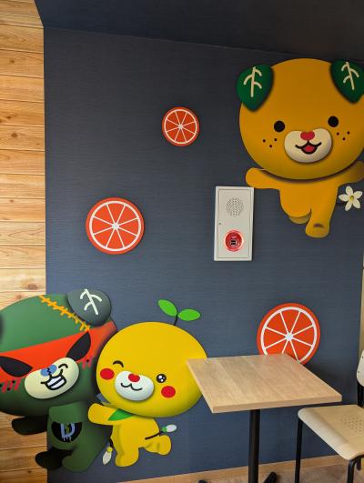 みきゃん激推しの方にはたまらない施設内にある、蜜柑激推しカフェ