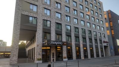 空港へ直通。居心地の良いホテル。