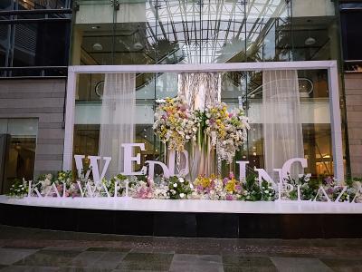 花いっぱいの飾り付け