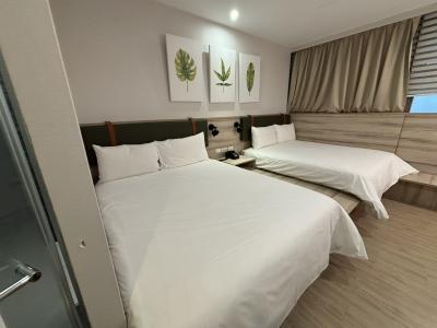 ダブルベッドが二つの４人の部屋