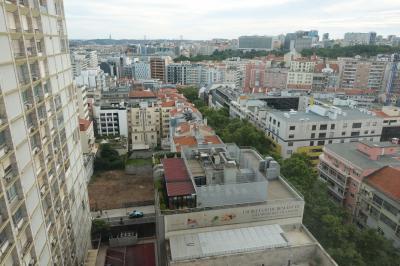 部屋からリスボン市内が見えます。