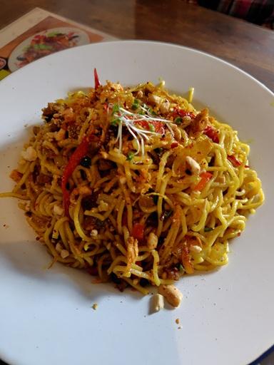 タイとミャンマー料理店