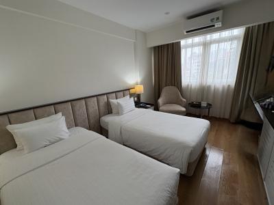 旧市街まではタクシーで20分くらい