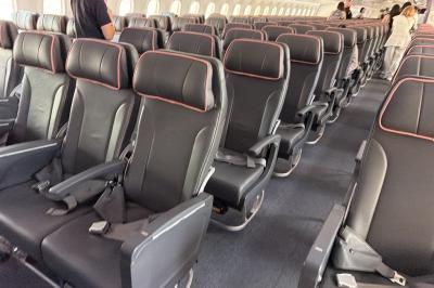 Air Japan は乗れば良いエアラインとわかりますが、PR不足で、結局、2026年3月で運行中止とは残念です。