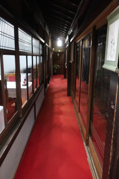 桜井駅から徒歩数分、明治創業の老舗旅館