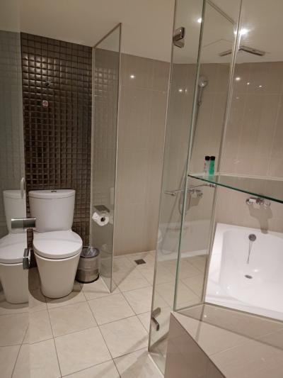 綺麗なバスルームでした