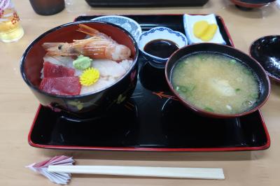 漁港近くにあるお食事処、水協食堂 ♪