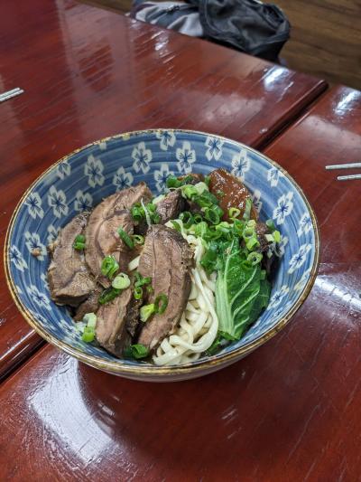 元気なおばちゃんと激ウマ!牛肉乾拌&#40629;