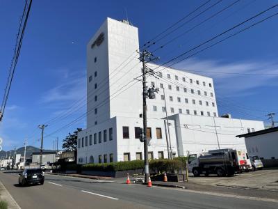 温泉大浴場と夜食ラーメン、駅チカ