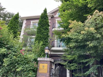 旧軽井沢エリアにある邸宅のようなホテル
