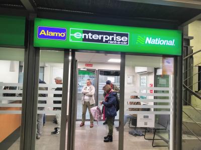 ガソリン1/4で貸し出すってどうなの？